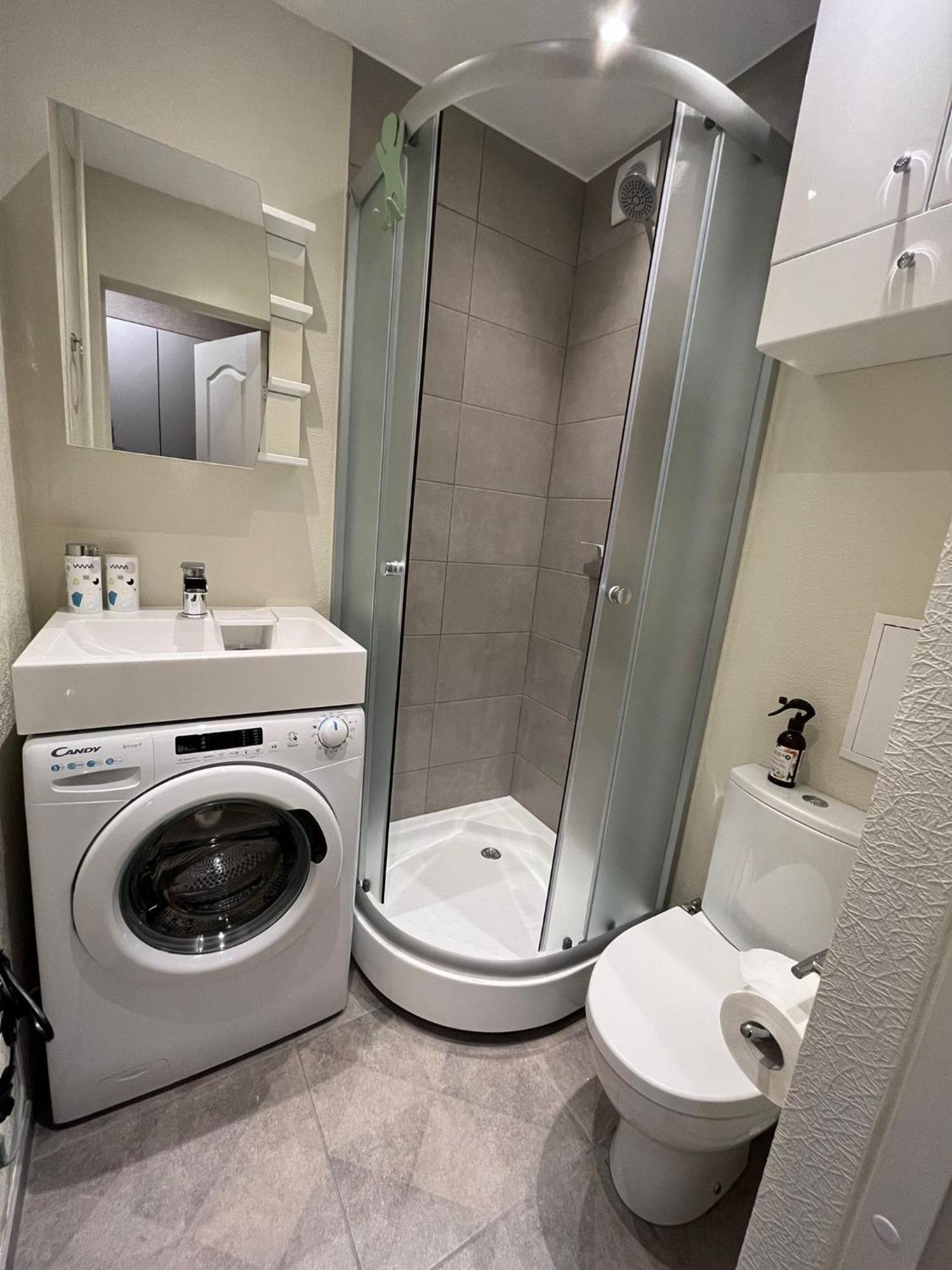 Beautiful Apartment Great Location Free Parking Riga Eksteriør billede